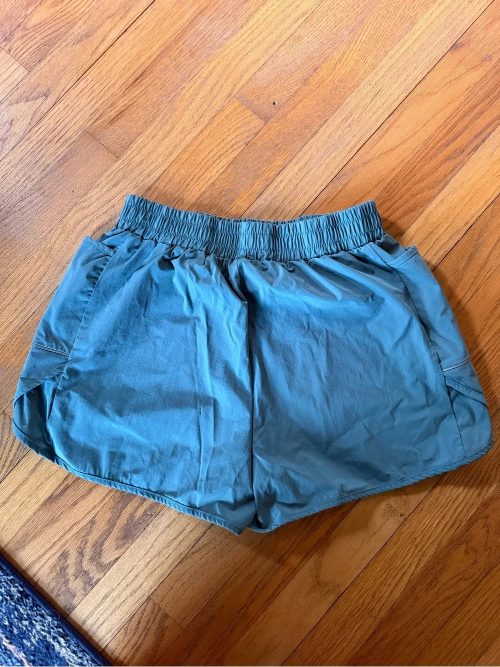 Women’s Elastic Waist Active Shorts in blue green